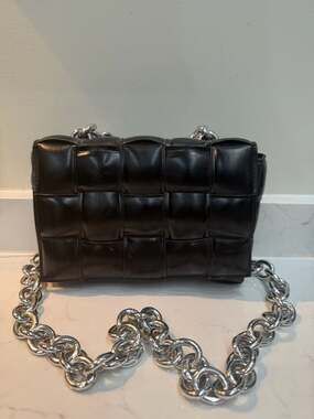 Black Padded Woven Chain Shoulder Bag Chunky Silver Chain Cassette Style Crossbo